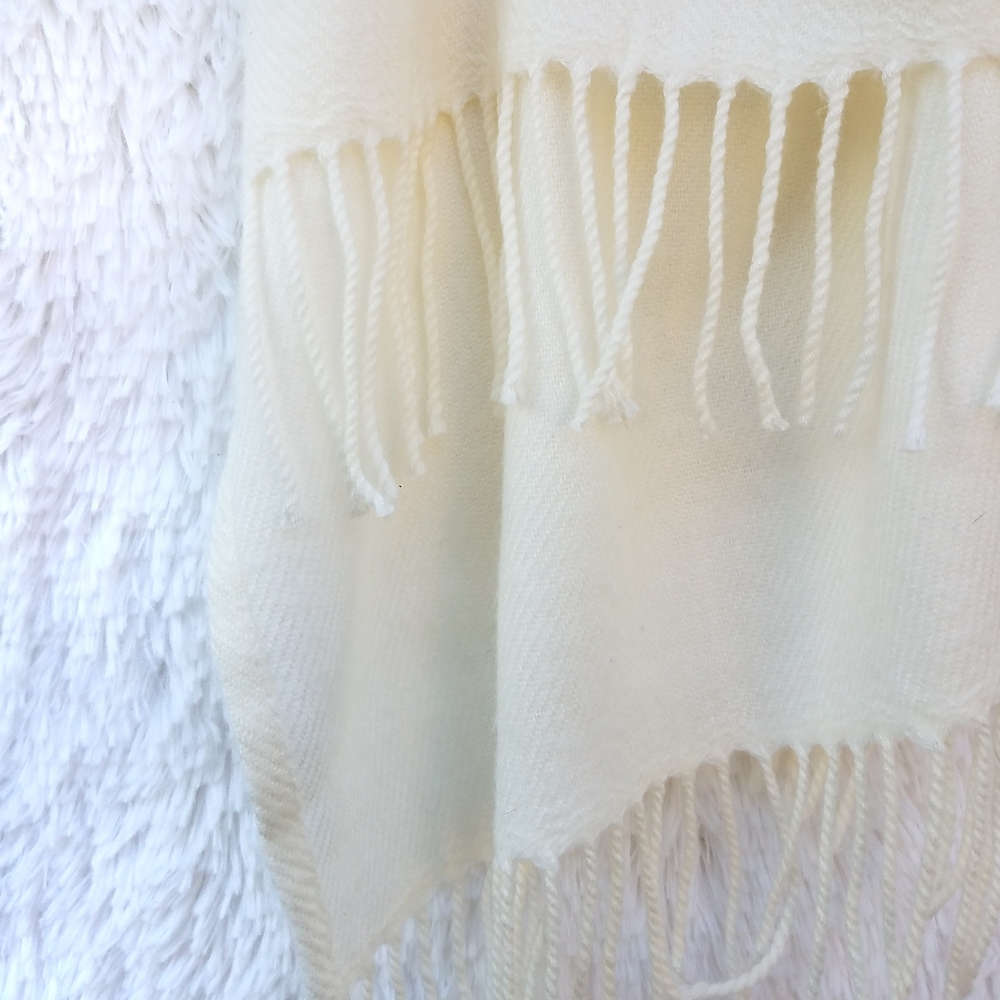Women’s Poncho One Size Fits All - Picture 10 of 14